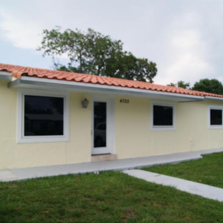Private Studio Two Miles From Hard Rock Stadium Miami Gardens Buitenkant foto
