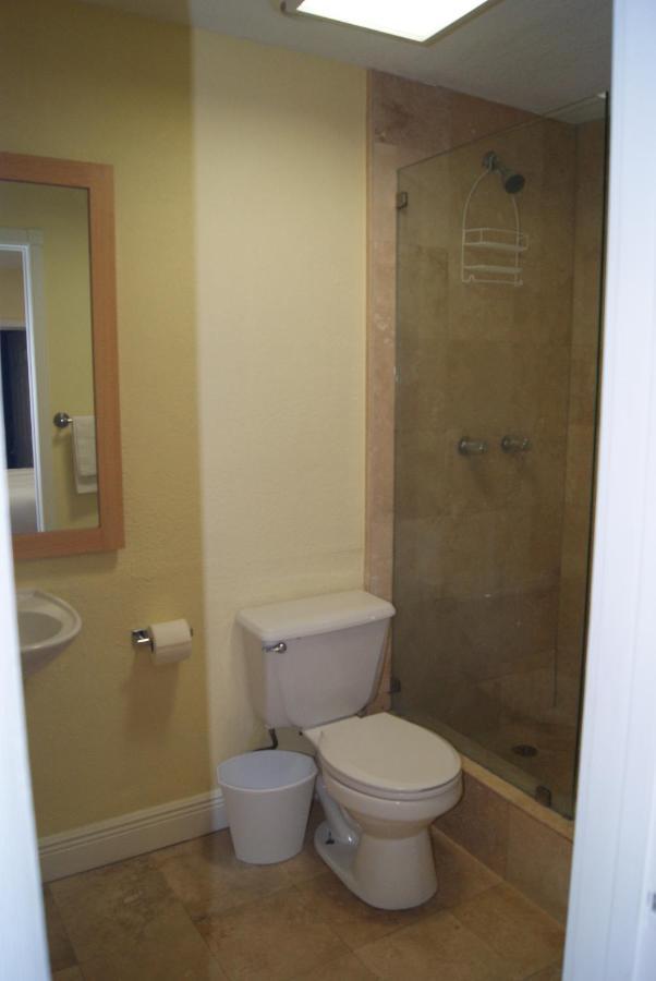 Private Studio Two Miles From Hard Rock Stadium Miami Gardens Buitenkant foto