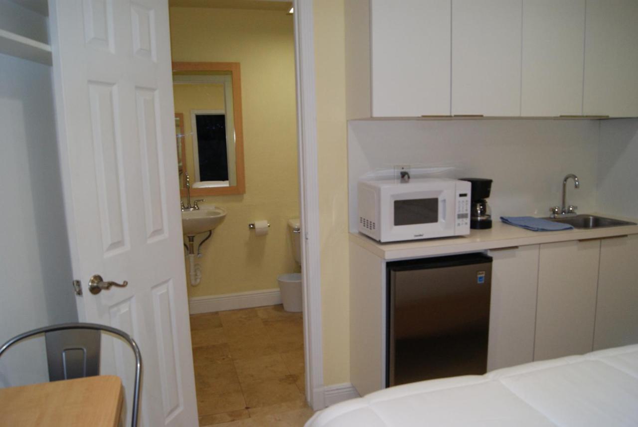 Private Studio Two Miles From Hard Rock Stadium Miami Gardens Buitenkant foto